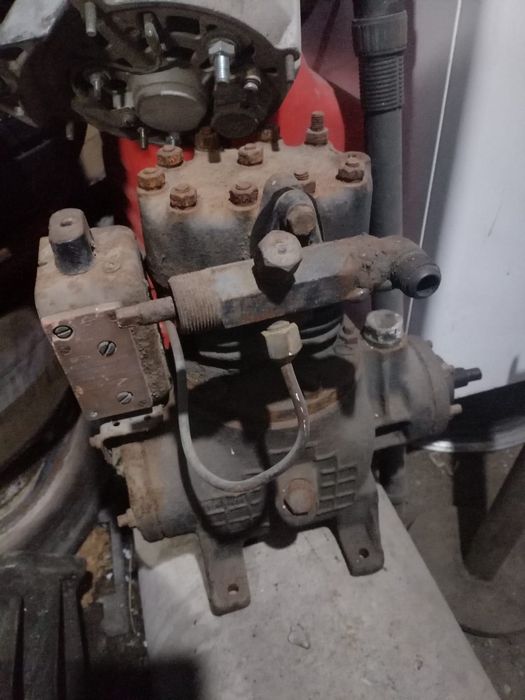 Продам компрессор