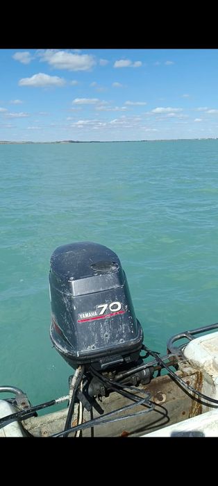 Продам лодку с маторам