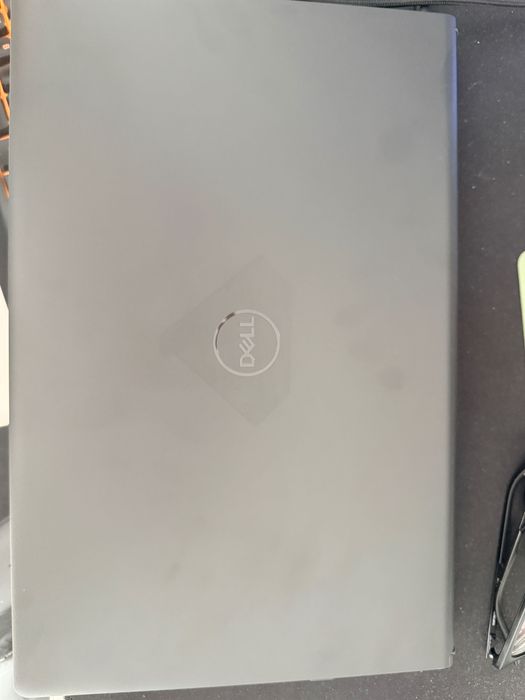 Dell Vostro 3530 nou Intel Core i3-1305U 4.5 GHz 8GB DDR4, 256TB SSD
