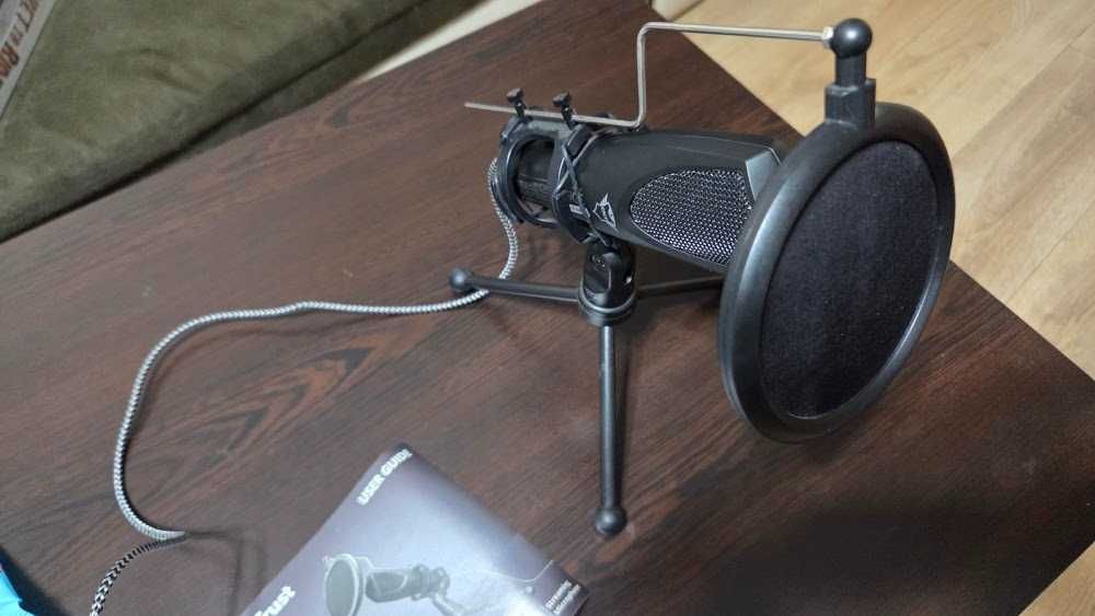 Trust GXT 232 Mantis USB стрийминг микрофон с кутия