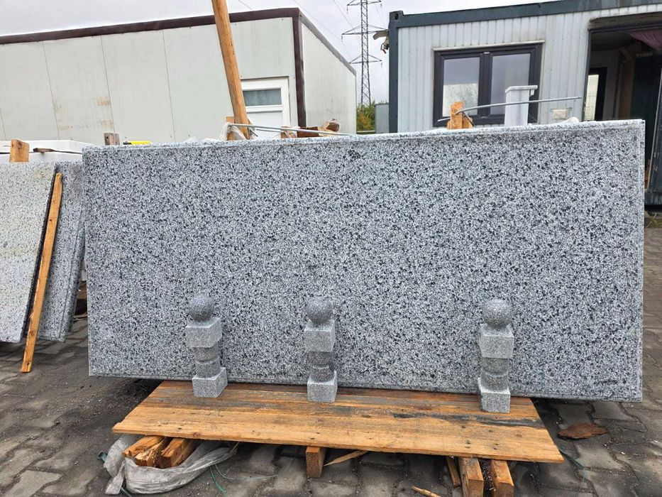 Monumente Accesori Funerare Marmură Granit Eleganță ce Durează în Timp