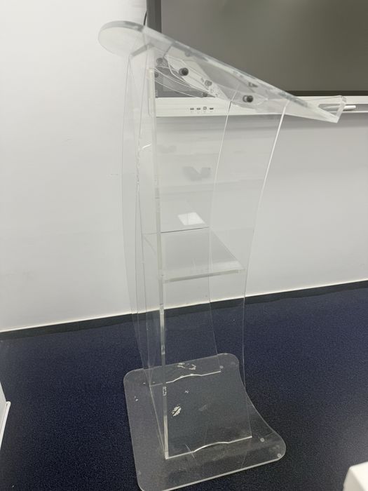 Pupitru plexiglass