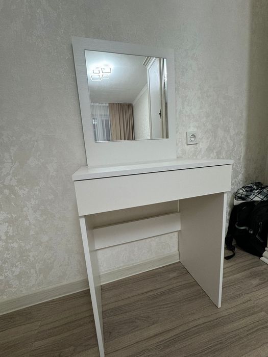 Стол новый. Стол сатамын су жаңа.