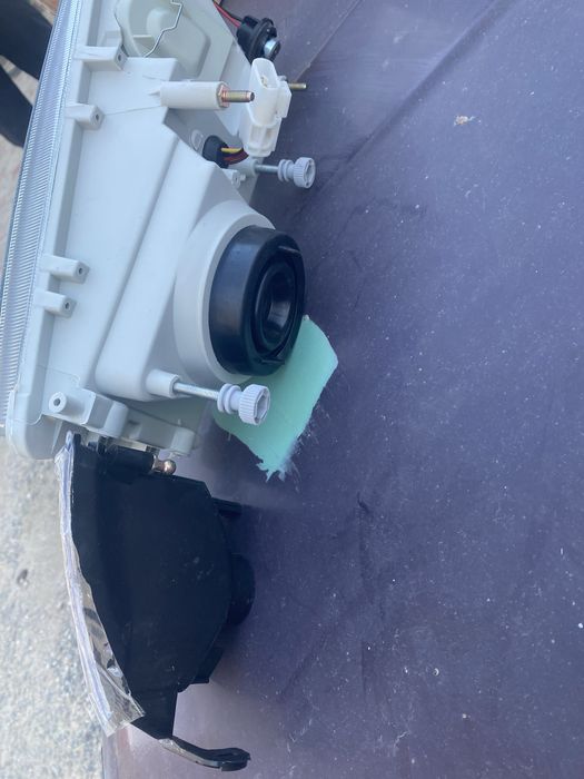 Продается фары Ниссан прмьера