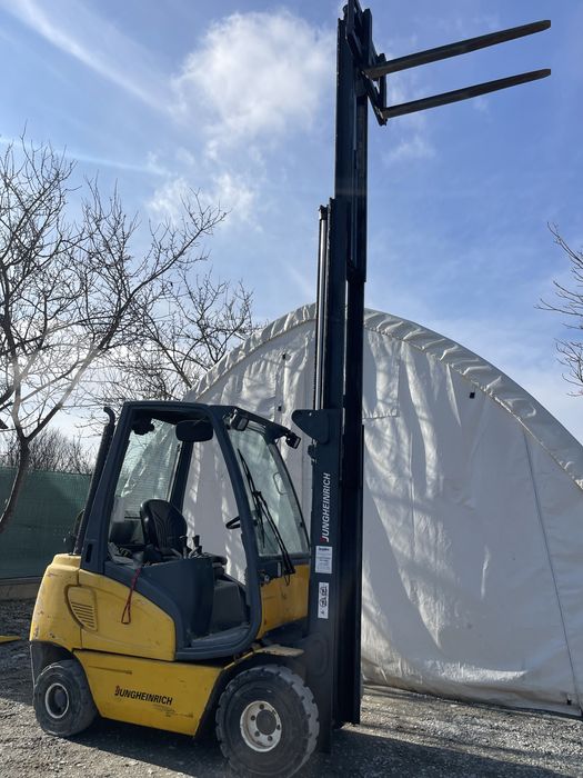 Stivuitor Diesel JUNGHEINRICH DFG 320s – 2 Tone – Triplex – An 2007