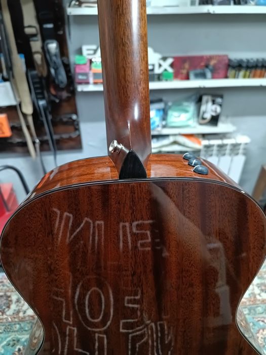 Taylor 512 CE 12-fret акустическая гитара