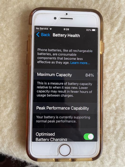 Продавам iPhone 7