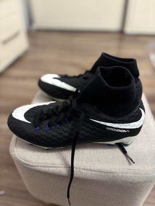 Adidasi fotbal gheata Nike, marimea 36