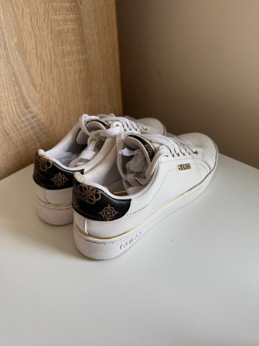 Guess обувки 36 номер