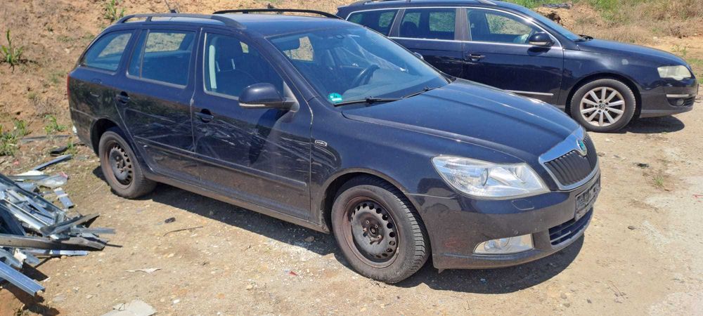 Faruri / Far stanga , far dreapta Xenon Adaptiv pentru Skoda Octavia 2 Facelift , auto cu volan pe stanga ! pret afisat per bucata !