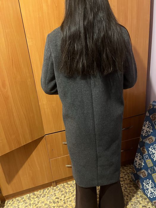 Продам серое пальто осень-зима