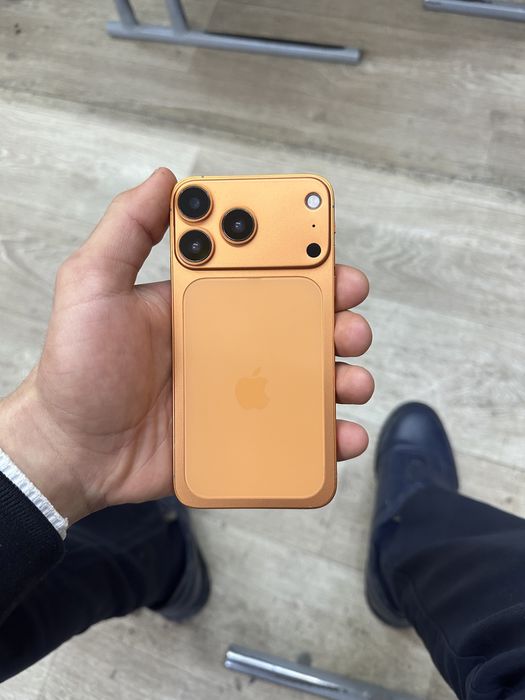 iPhone x 17pro korpus qoyilgan