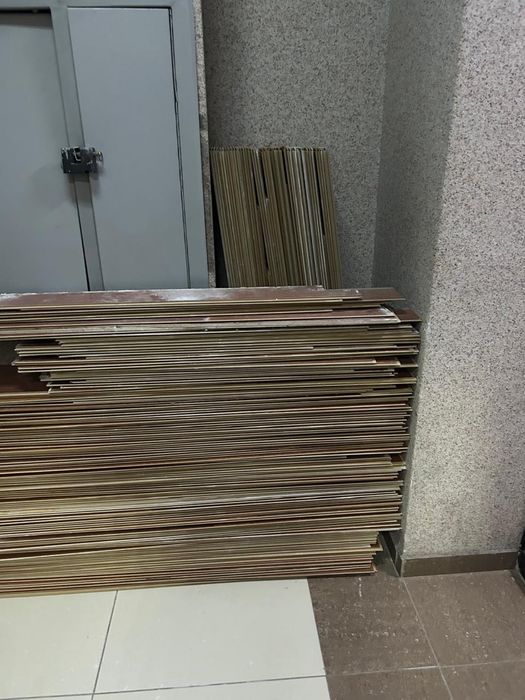 Продам почти даром ламинат б/у 150 М2