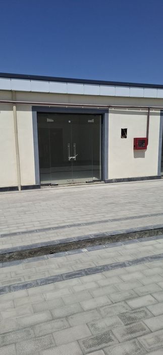 Urganch tuman dehqon bozorida 2 doʻkon sotiladi