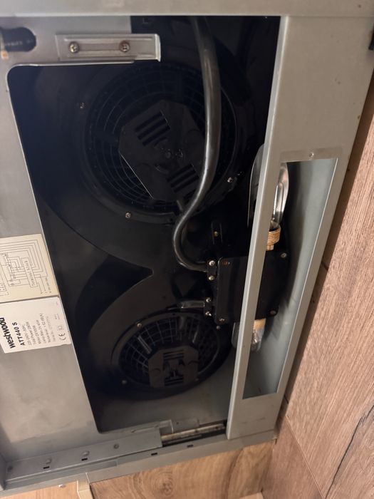 Gold clean team ofera servicii de curatenie profesionala !