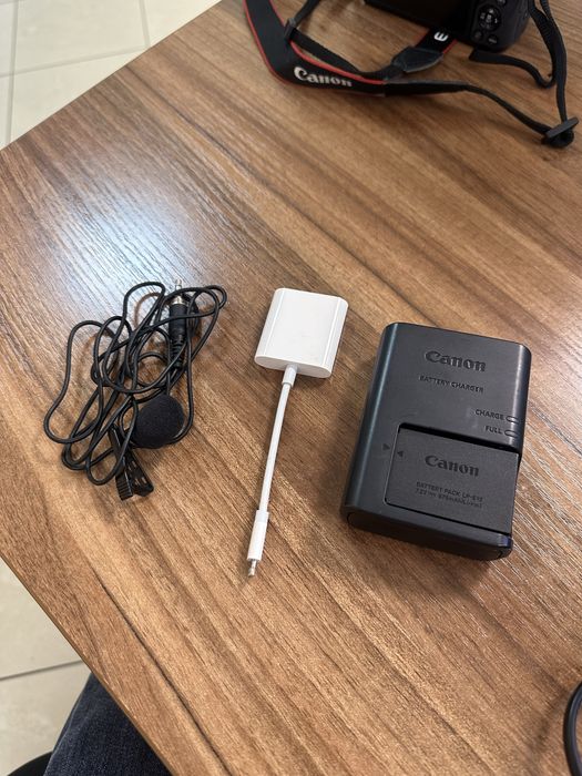 Продаю камеру Canon EOS M50