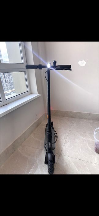 Xiaomi essential электросамокат