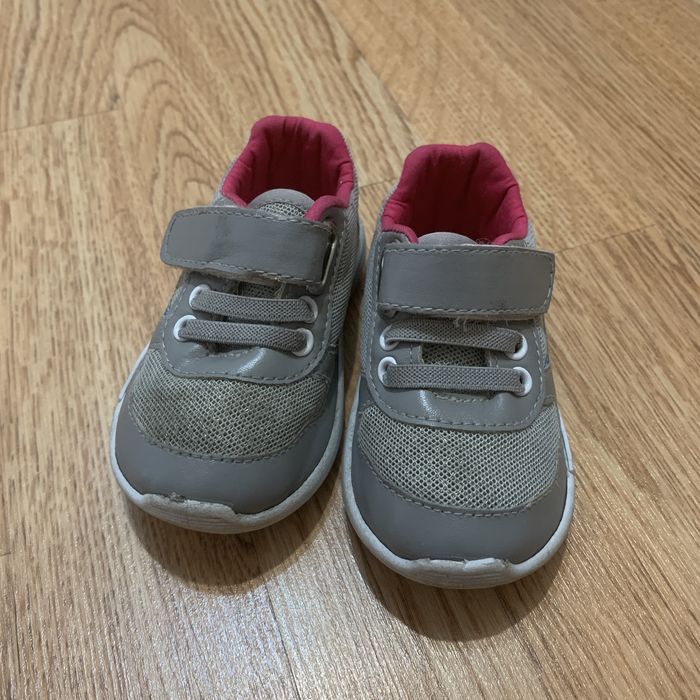 Кроссовки для девочки