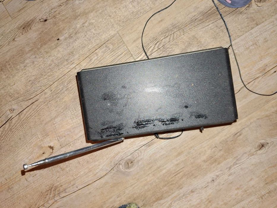 Продавам радио с интернет и кабел.