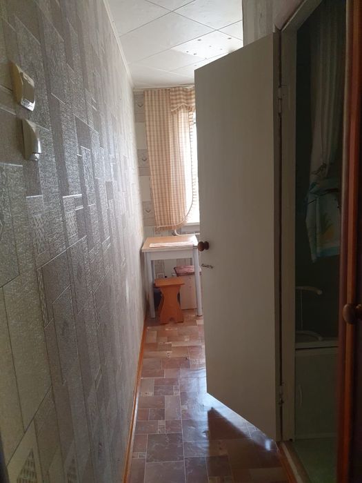 Продается 2-комн (7-50, 1 эт)