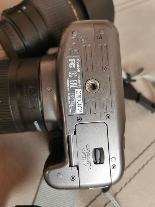 Canon EOS 1200 D