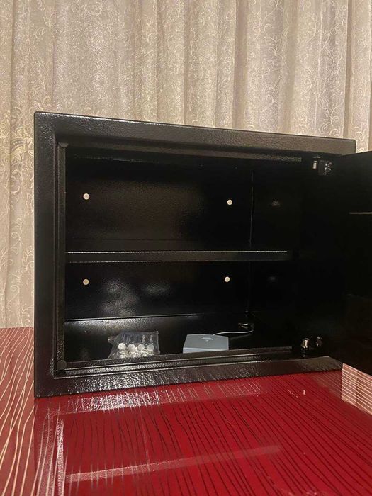 Elektironiy sef 20x31x20sm