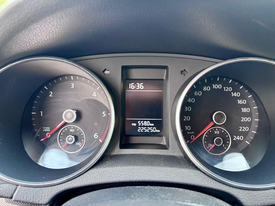 Golf 6,1.6tdi manual 2011  !!RASPUND LA MESAJE IN PRIVAT !!!