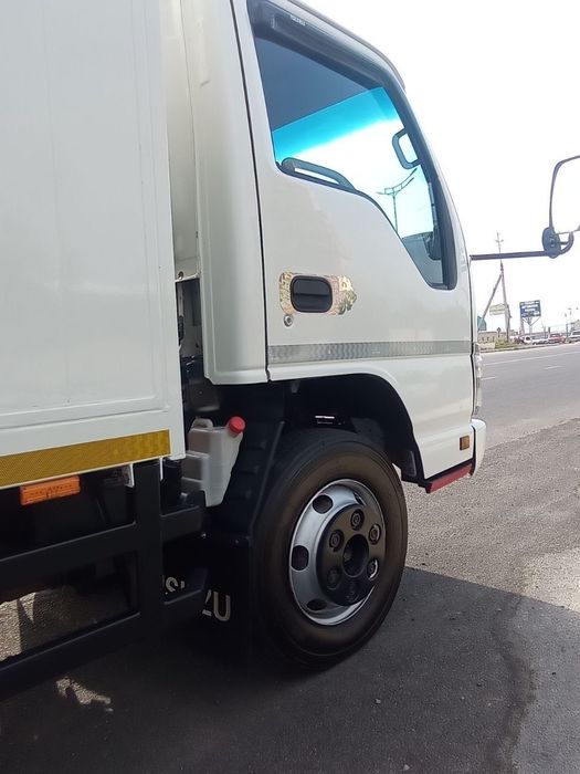 Изузи NQR 5T сотилади