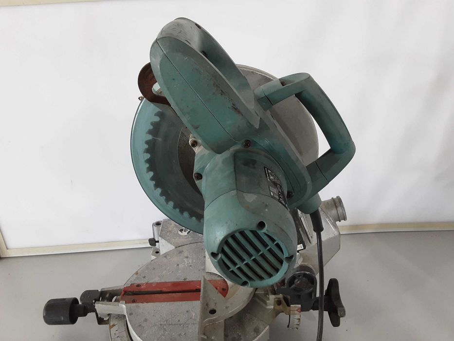 Циркуляр пендула - Erbauer 1800W / 254mm