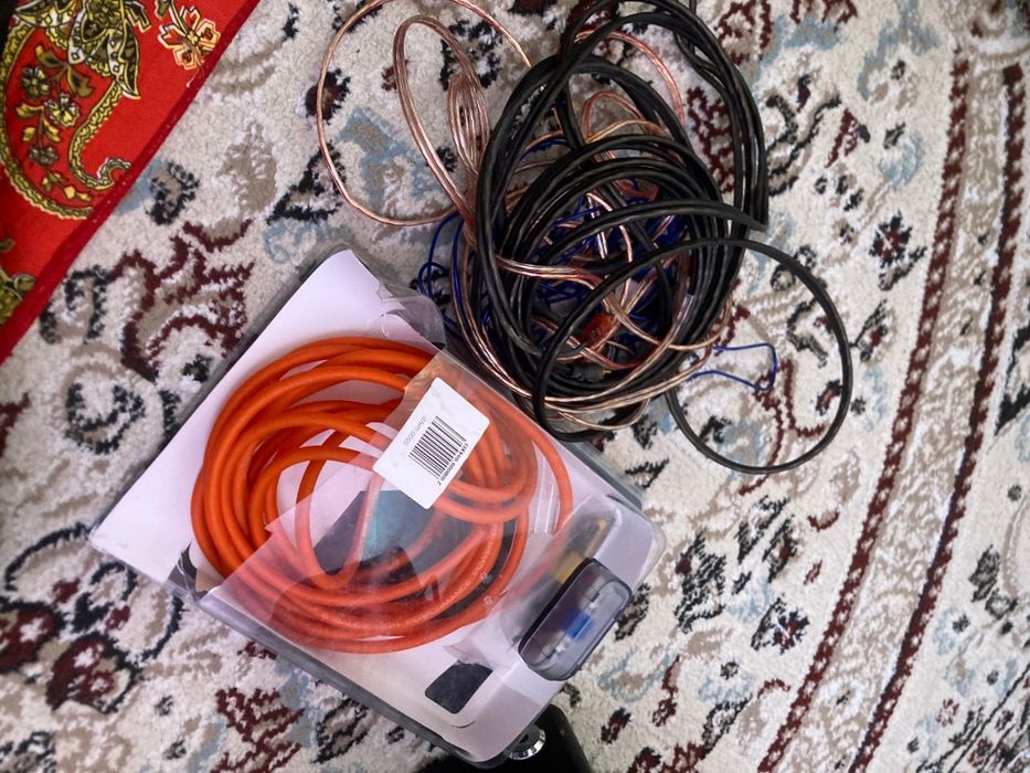 5 элемент 3000v почти нов