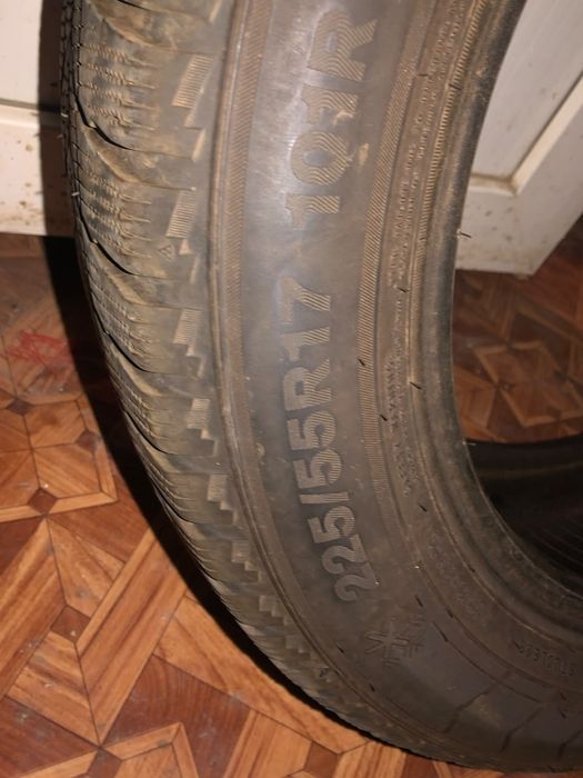 Продам покрышку зимнюю