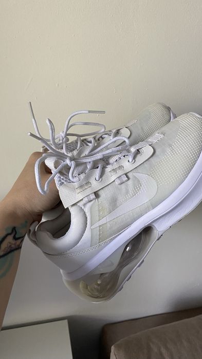Nike кроссовки 36 размер белые