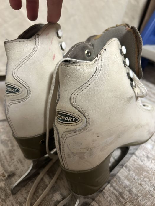 Фигурные Коньки Risport италия проф