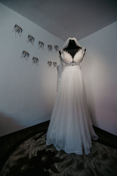 Vând rochie de mireasă