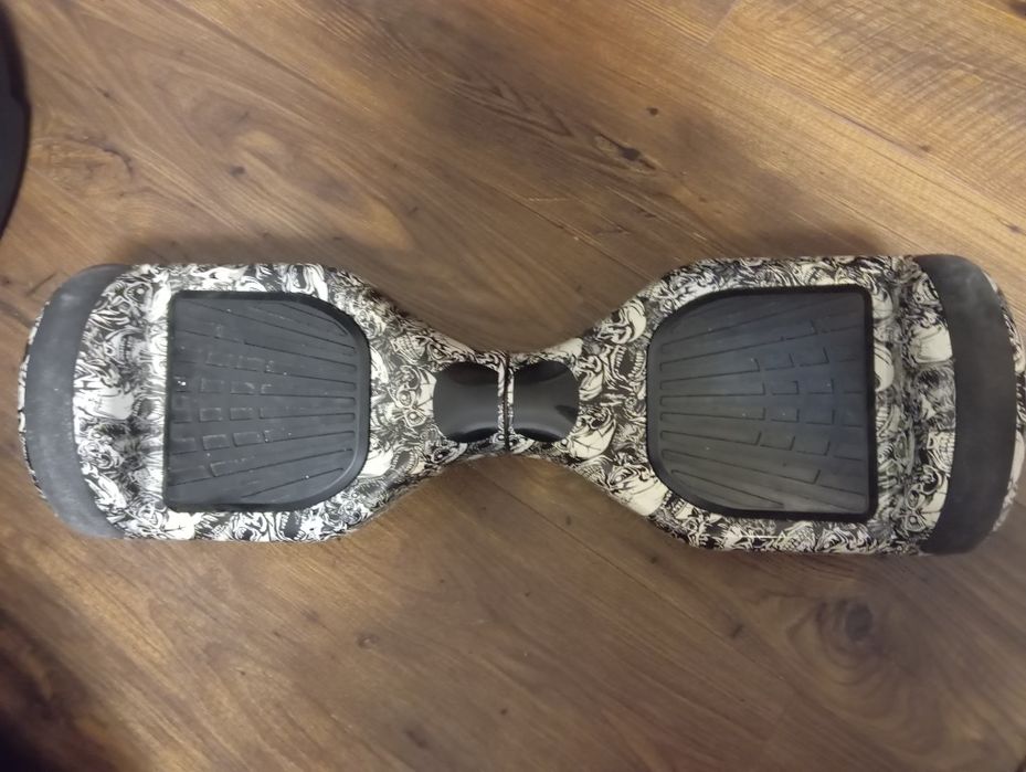 Hoverboard FreeWheel Skull, Husa inclusa, aproape nou