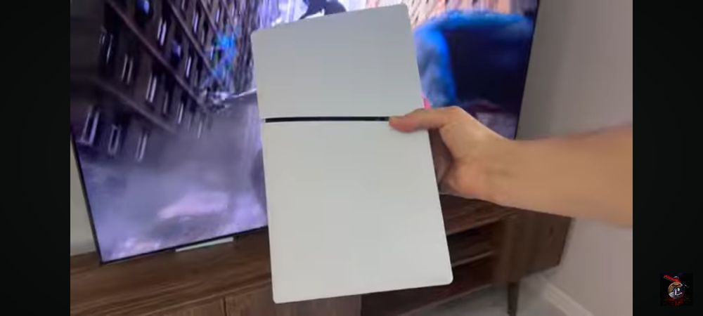 PS5 slim ideal tiniq original djoystik o'yinlari yozigan karobka bor.