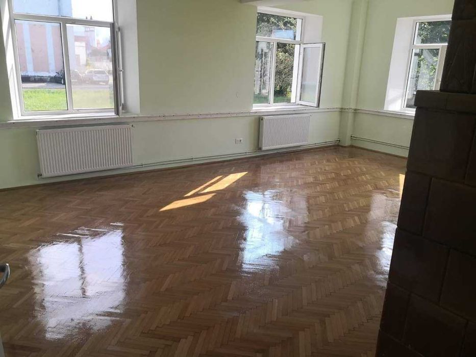 spatii birouri  renovate ,luminoase  inchiriat de la proprietar