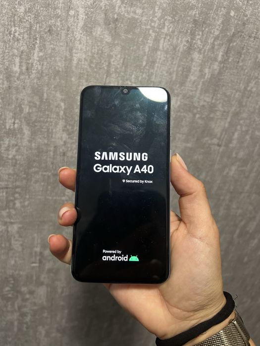 Samsung a40 бял и син