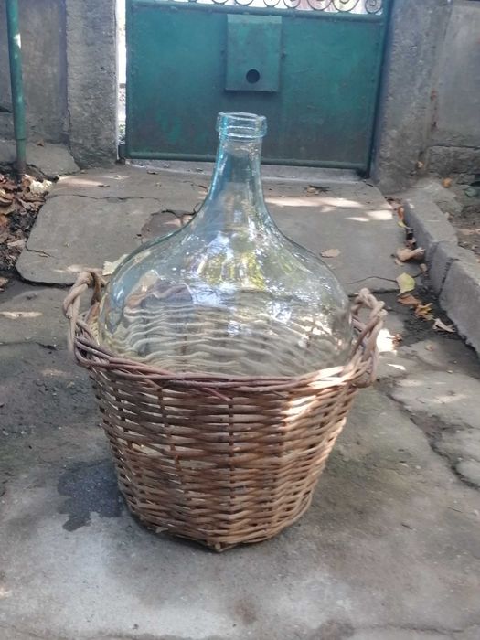 Damigeană, butoi și albie.