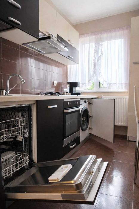 Apartament 2 camere de vânzare – Buhuși, zonă centrală