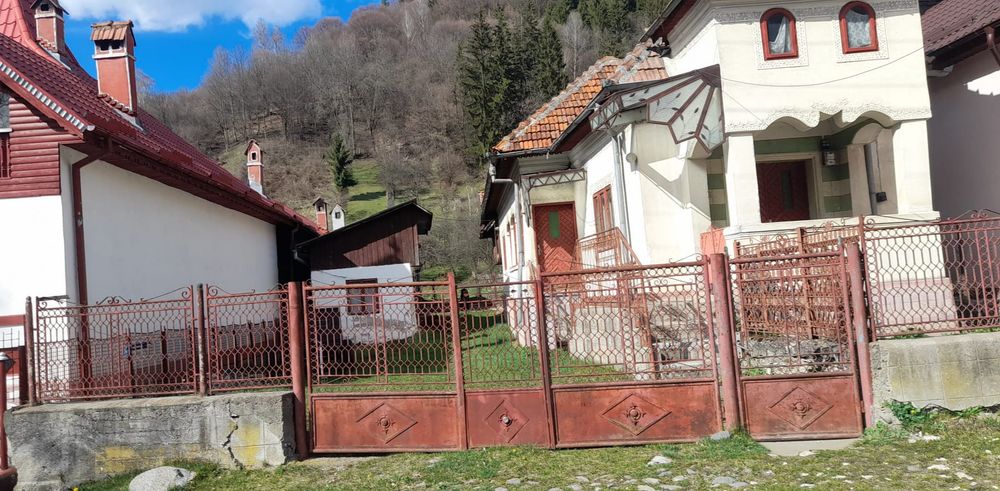 Casă de vânzare!!!