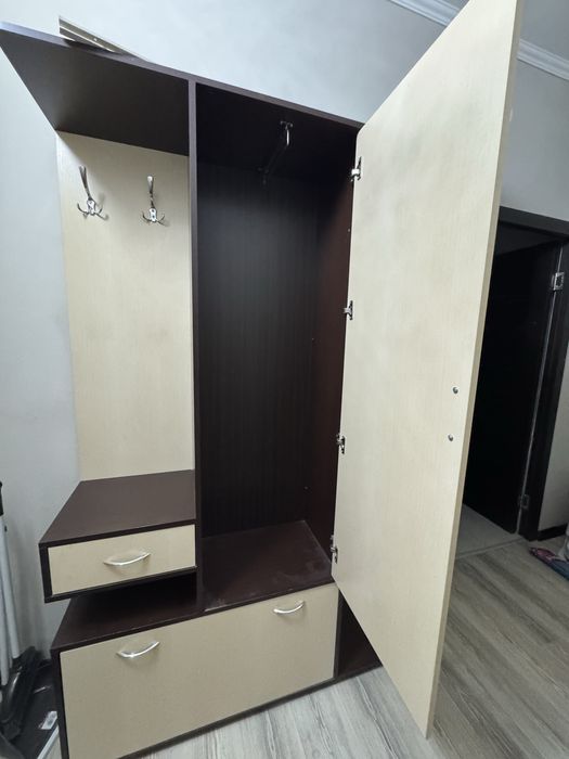 Продам шкаф в прихожую