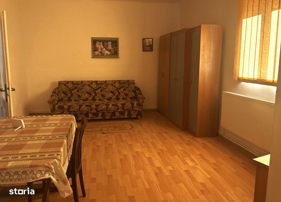 Apartament la casă, 2 camere, zona Lupeni