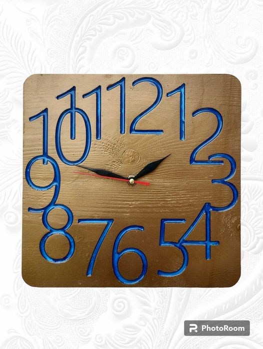 Дървени дизайнерски часовници за стена .