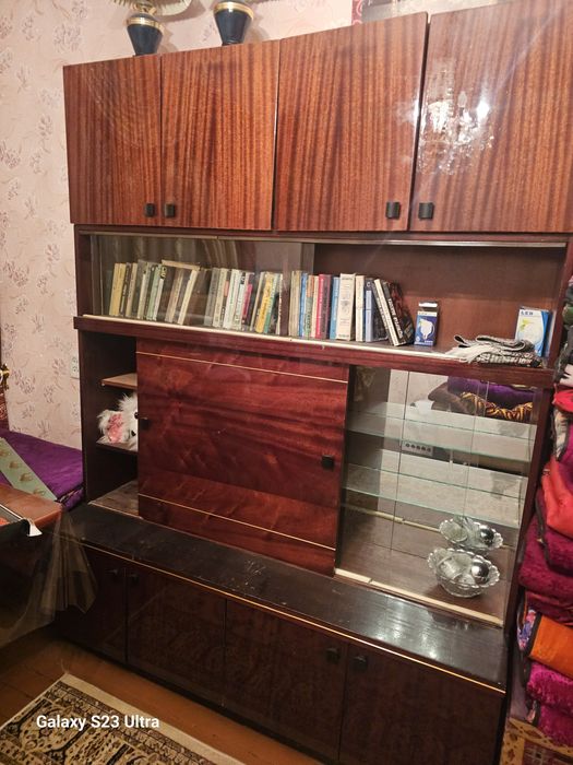Сервант сотилади