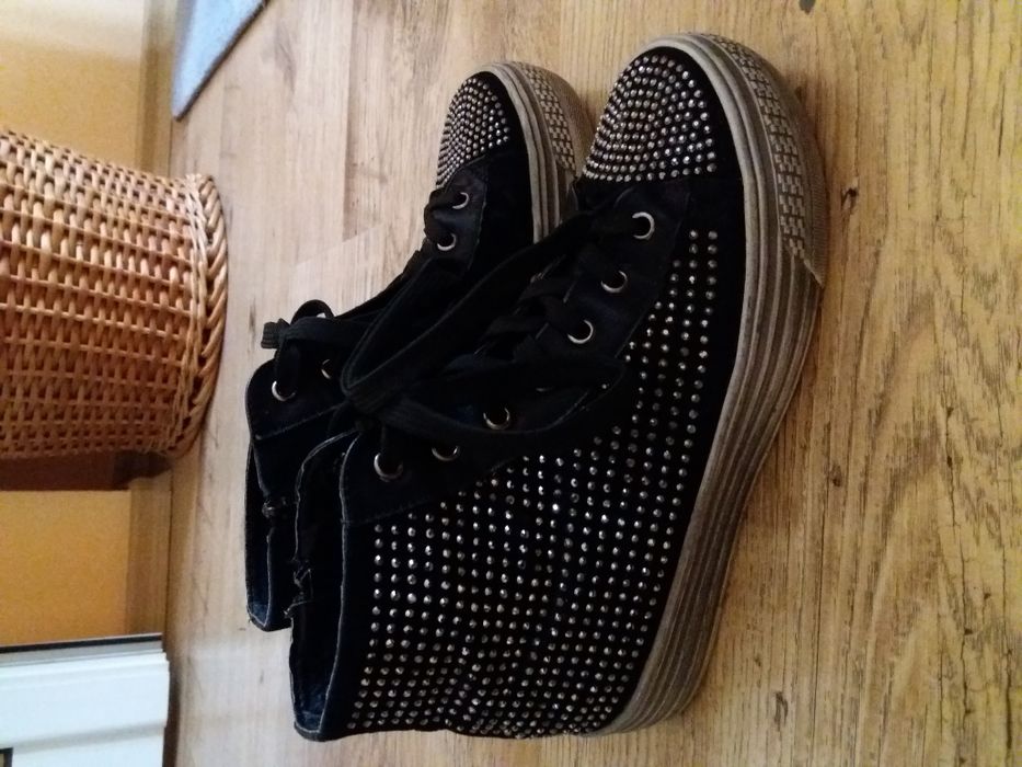 Дамски кецове