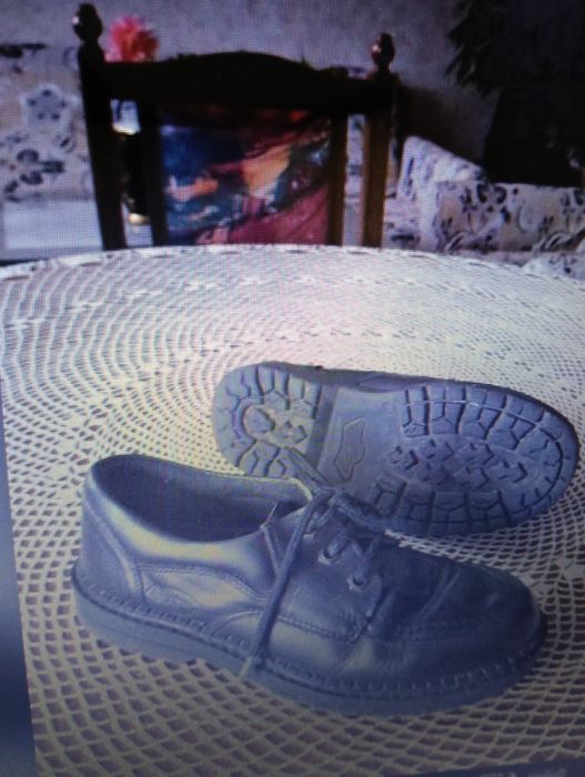 Обувки от естествена кожа и маратонки