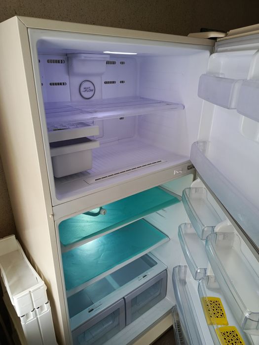 Холодильник Samsung