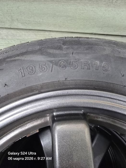 Продам диски с летней резиной на 15