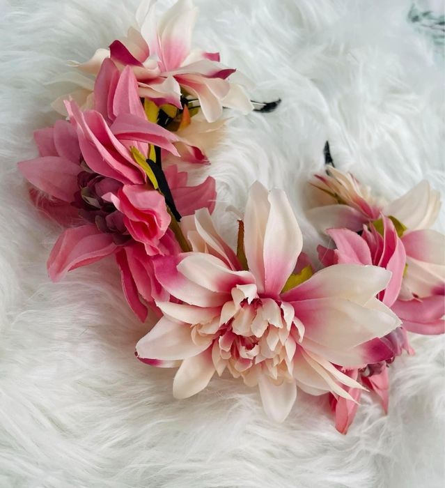 Рокли и венчета за бременни под наем за фотосесия